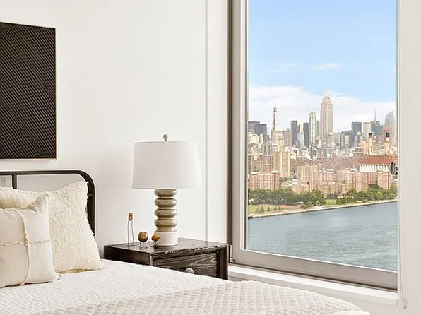 8 S 4th St #5C, Brooklyn, NY 11249