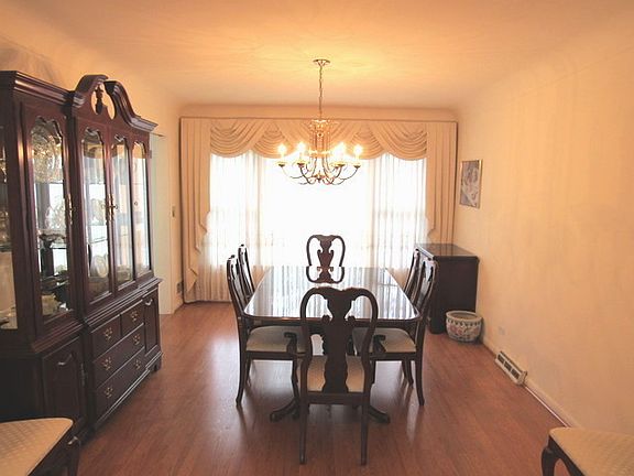 4th image of 4938 Farwell Ave