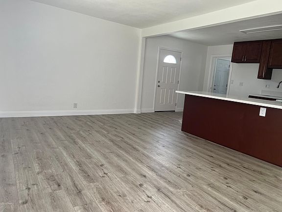 3rd image of 15840 Blackwood St