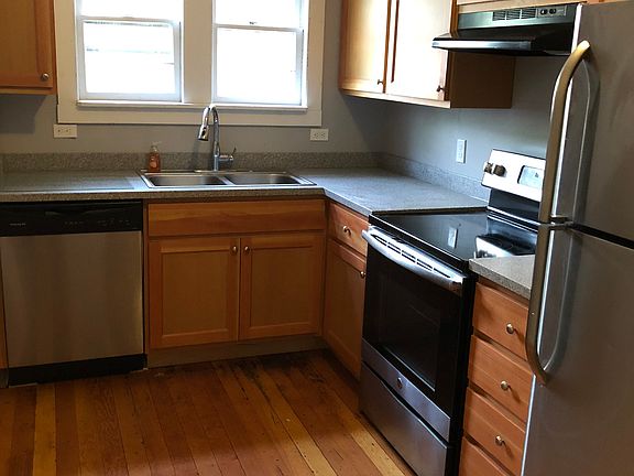 2nd image of 295 Maple St #3