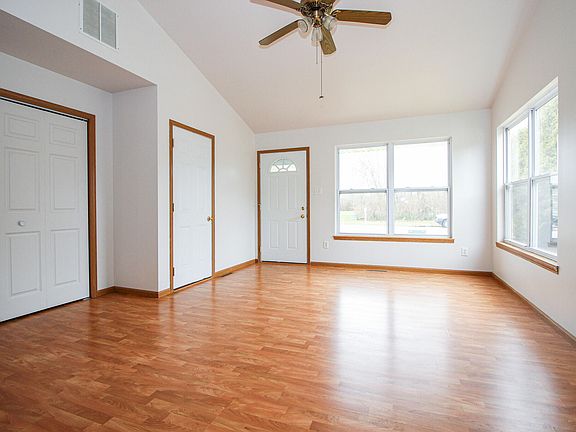 4th image of 1709 Daisy St SE