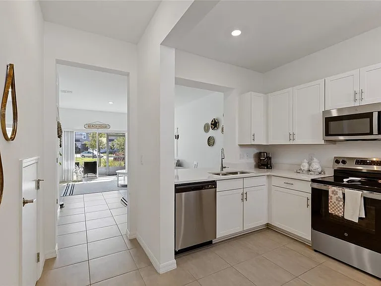 6119 Whetstone Ct — Photo 3