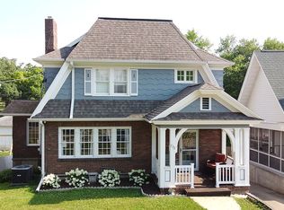 732 E 3rd St, Dixon, IL 61021