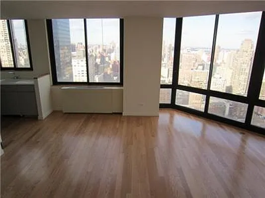 Rented by Sumitomo Real Estate Sales | media 16