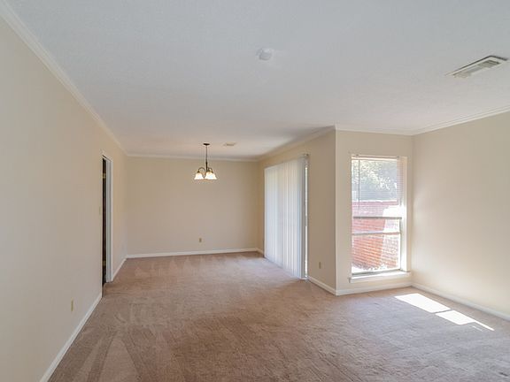 3rd image of 463 Larkwood Dr