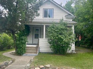 719 3rd St SE, Jamestown, ND 58401