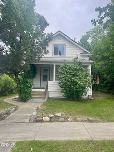 719 3rd St SE, Jamestown, ND, 58401