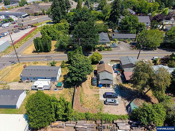 3rd image of 5947 NE 60th Ave