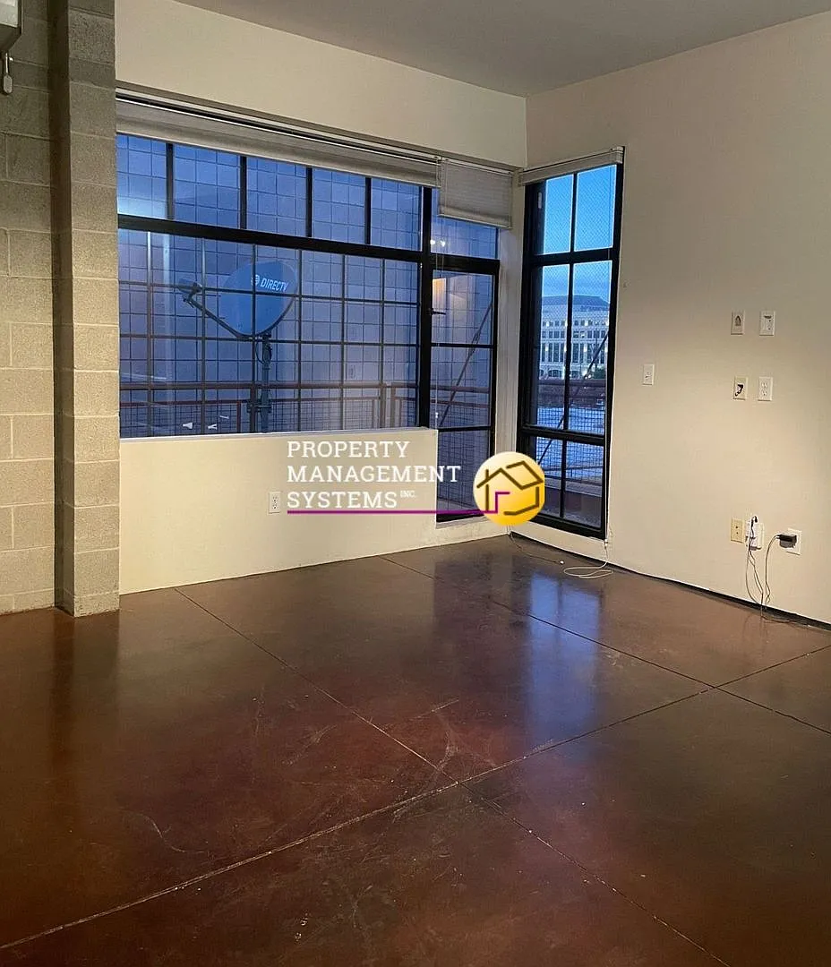 2 Bedroom Condo Downtown SLC — Photo 2