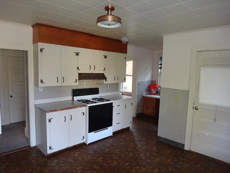 52 Revell Ave #1 — Photo 32