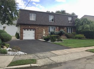 64 Danna Way, Saddle Brook, NJ 07663