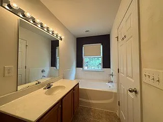 1401 Stone Manor Dr — Photo 19