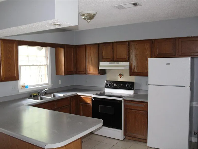 5573 Tulip Tree Dr — Photo 5