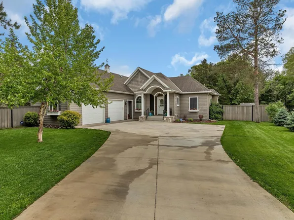 2265 Viking Dr, Saint Cloud, MN 56301