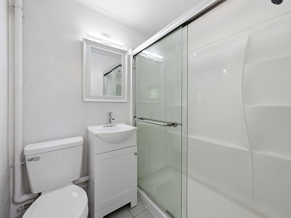 1st image of 805 W New York Ave #112