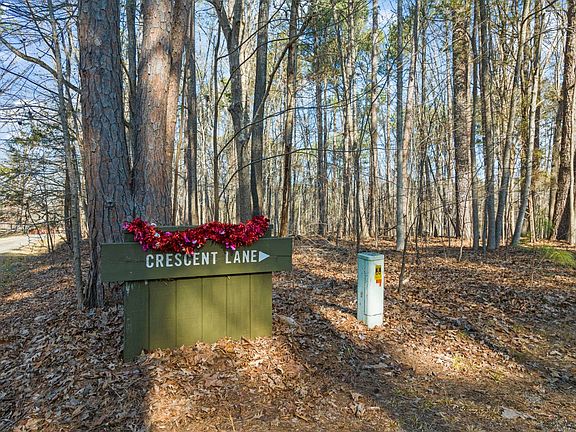 3rd image of 38 Crescent Ln