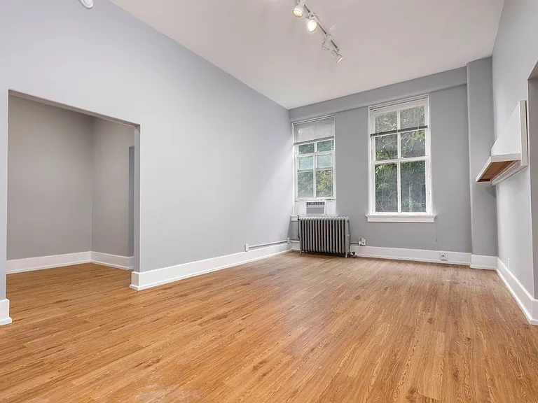 222 W Magnolia Ave — Photo 20