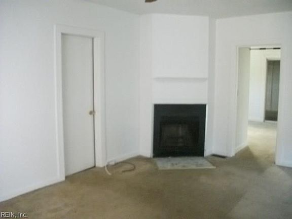 3rd image of 1540 Chela Ave APT E