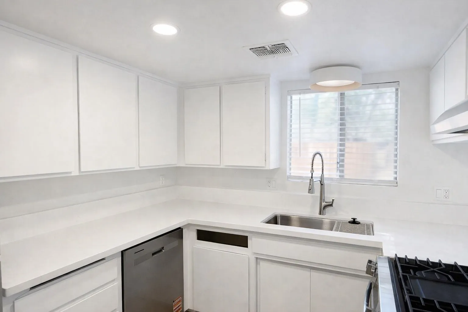 2 bed, 1.5 bath, 1000 sqft, $2,450 — Photo 4