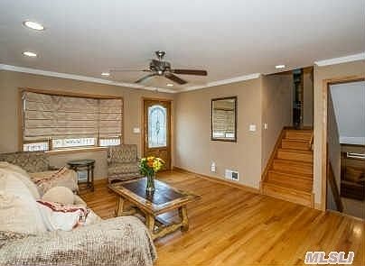 4th image of 1020 N Putnam Ave