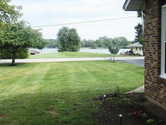2nd image of 1870 Shoshone Dr