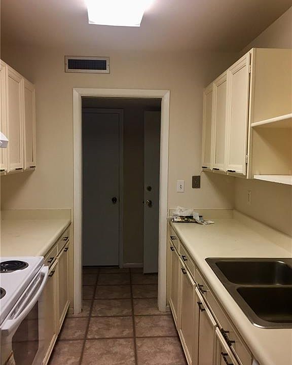 1st image of 252 Shadow Mountain Dr APT C10