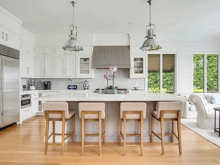 82 Harbor Dr — Photo 12