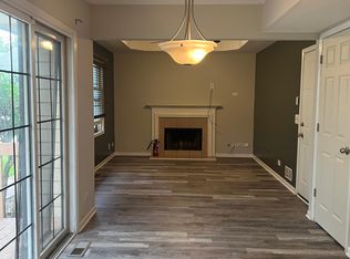 2303 Robin Ln, Elgin, IL 60123