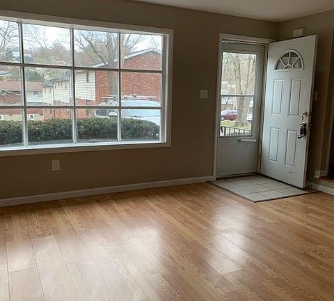 5th image of 330 Willow Ave