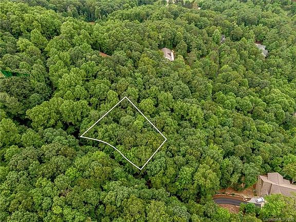 5th image of 72 Honey Locust Dr