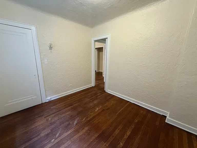 King Edward Annex Apartments — Photo 71
