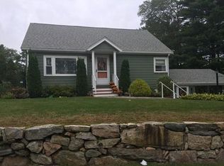9 Burt St, Acushnet, MA 02743