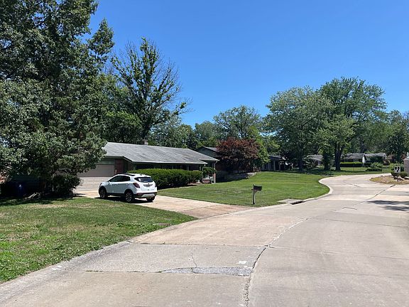 4th image of 28 Club Grounds Dr S
