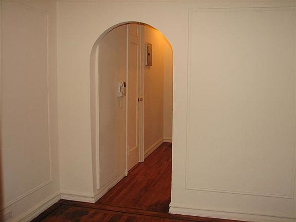 2nd image of 1565 Thieriot Ave APT 3E