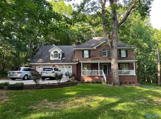 120 Deepwoods Dr, Union Grove, AL 35175