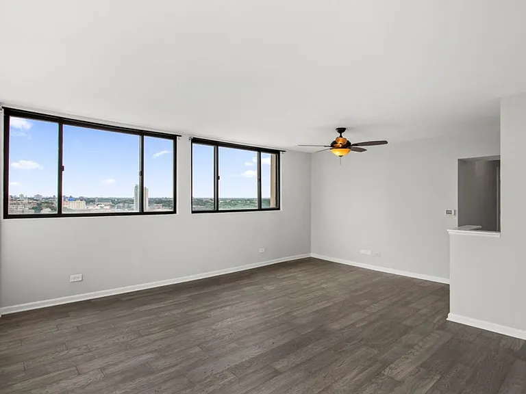 6150 N Kenmore Ave #15 — Photo 5