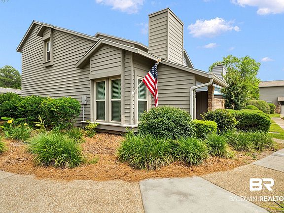 2nd image of 389 Clubhouse Dr #4R
