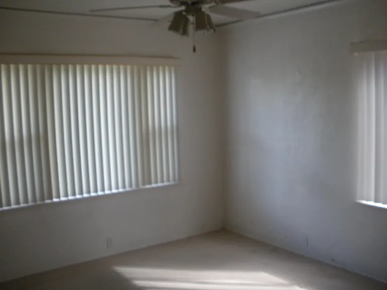 1136 Twin Oaks Ave — Photo 7