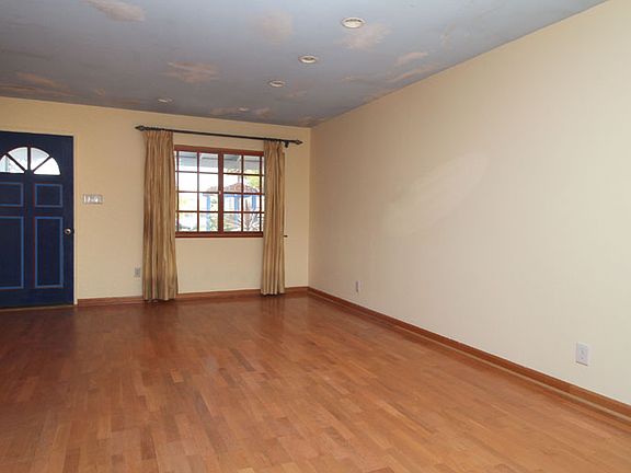 5th image of 467 Cory Ct