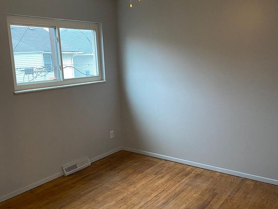 1st image of 17827 Webb Cliff Dr #5