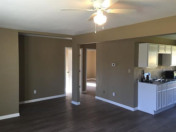 3rd image of 10618 Roandale Dr