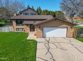 3064 Ontario Ln, Bismarck, ND 58503
