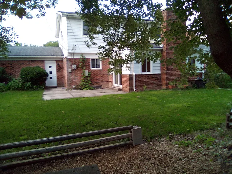 2880 E Eisenhower Pkwy — Photo 24