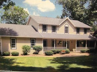 1889 Bender Ln, Akron, OH 44321