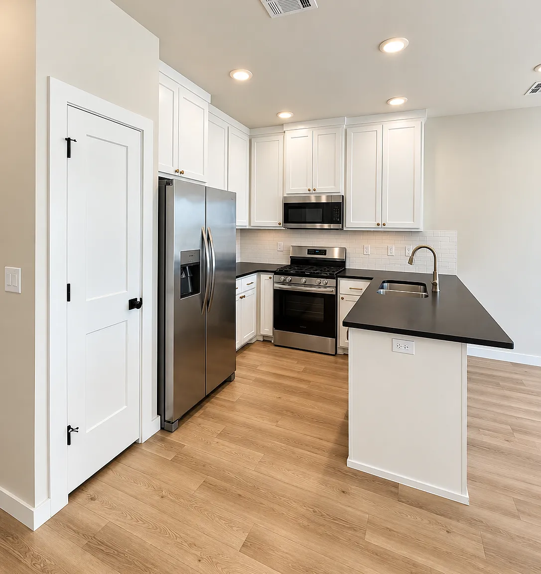3 bed, 2.5 bath, 1414 sqft, $1,495 — Photo 3