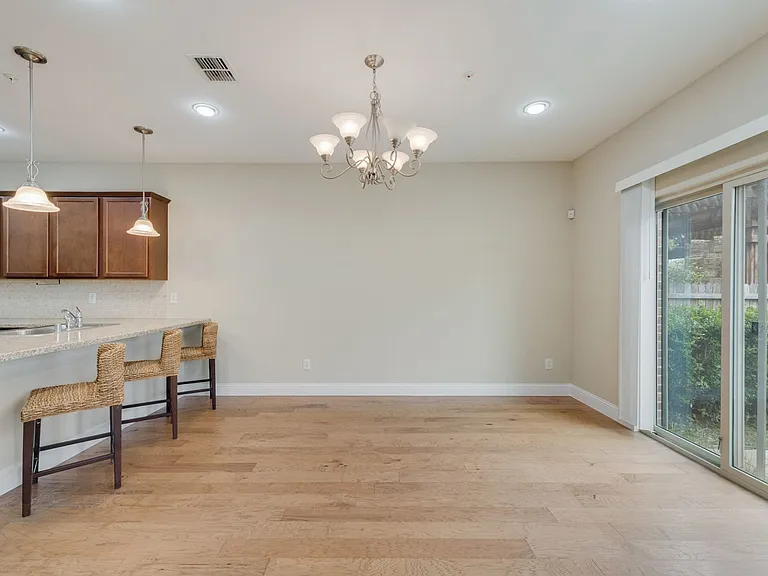 2629 Chambers Dr — Photo 8