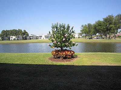 Beautiful Long Lake & Golf Course View