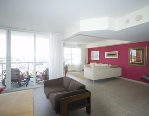 2nd image of 1800 Sunset Harbour Dr #1107