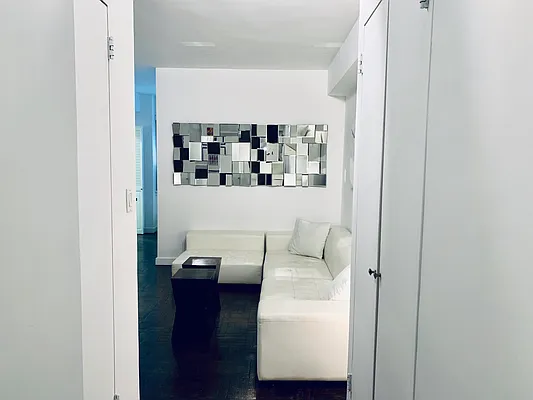 Rented by Luxian International Realty LLC | media 35