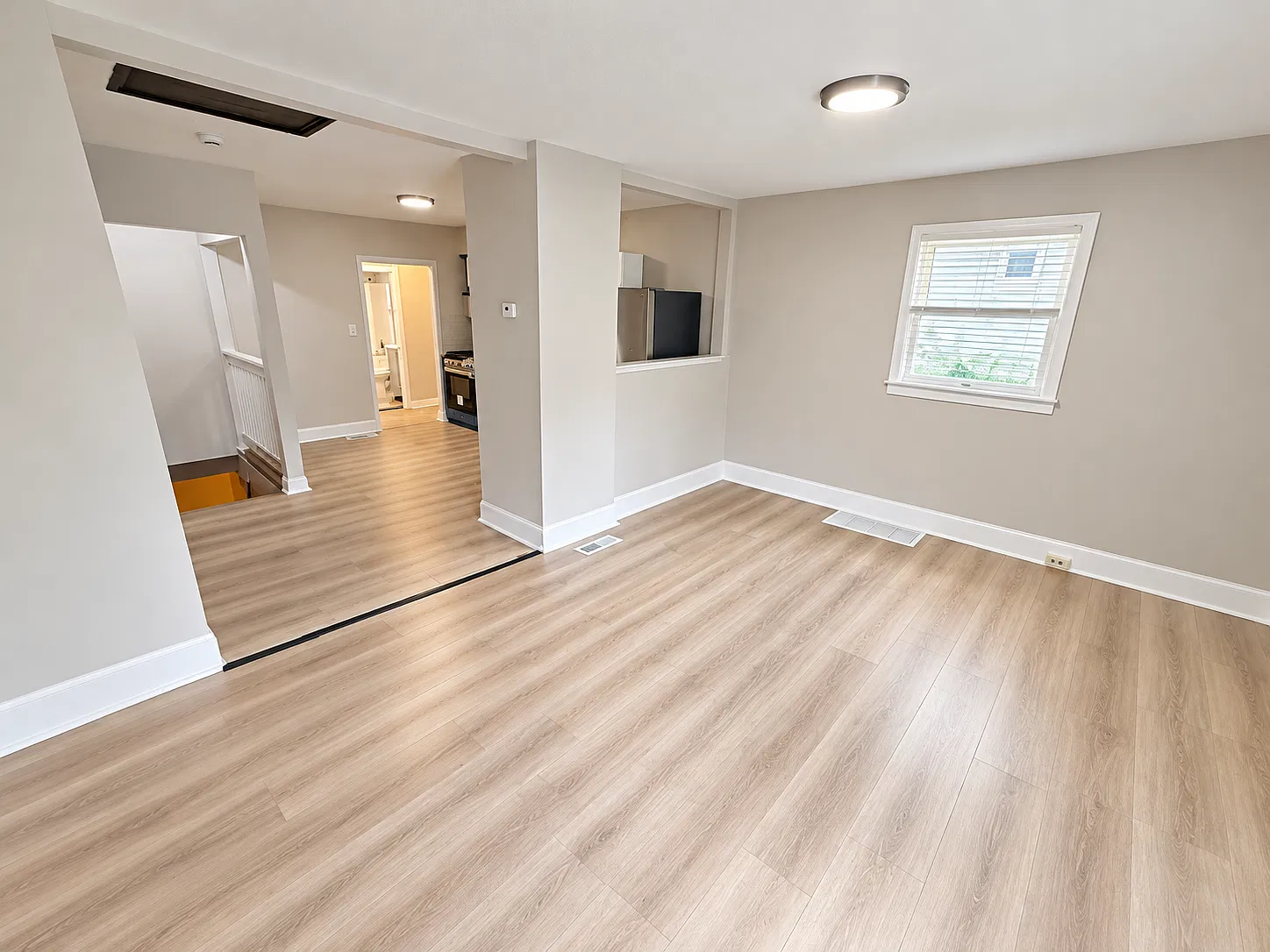 5 bed, 1700 sqft, $1,900 — Photo 2